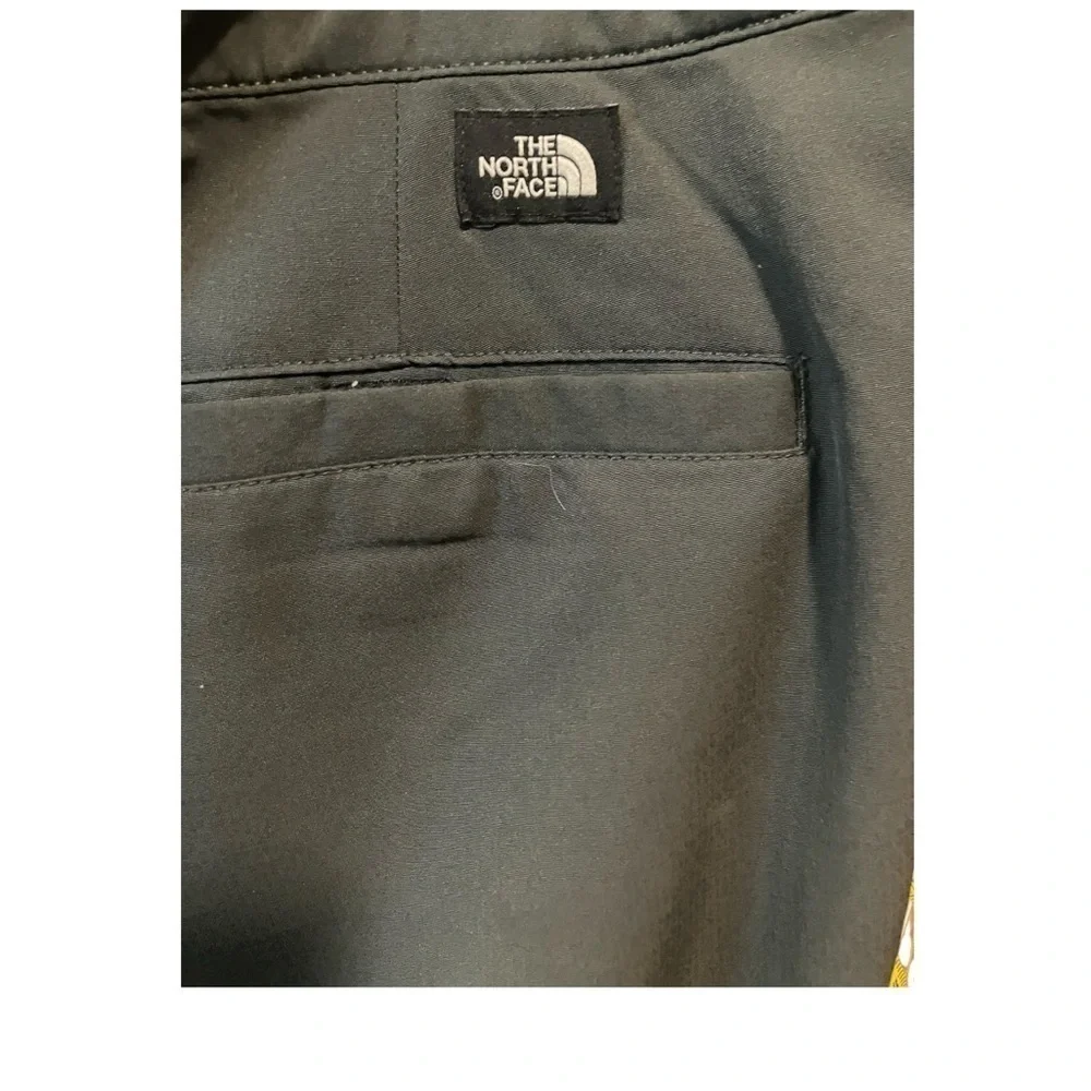 The North Face Gray Cargo Hiking Shorts Size 38
